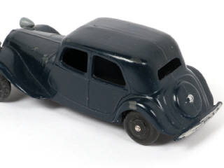 Lot 146 - DINKY TOYS (FRANCE) (1)