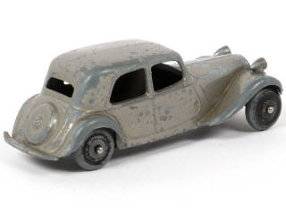 Lot 147 - DINKY TOYS (FRANCE) (1)