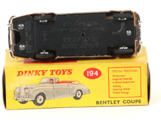 Lot 407 - DINKY TOYS (GB) (1)
