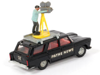 Lot 391 - DINKY TOYS (GB) (1)