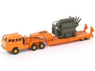 Lot 322 - DINKY TOYS (FRANCE) (1)