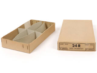 Lot 138 - DINKY TOYS (FRANCE) (1)