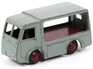 Lot 393 - DINKY TOYS (GB) (1)
