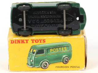 Lot 332 - DINKY TOYS (FRANCE) (1)