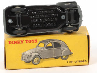 Lot 206 - DINKY TOYS (FRANCE) (1)