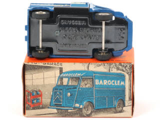 Lot 327 - DINKY TOYS (FRANCE) (1)