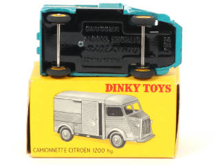 Lot 326 - DINKY TOYS (FRANCE) (1)