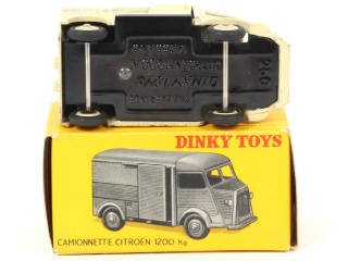 Lot 325 - DINKY TOYS (FRANCE) (1)