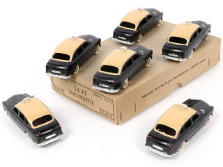 Lot 226 - DINKY TOYS (FRANCE) (7)