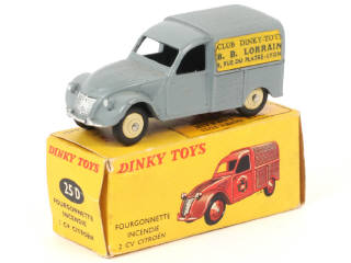 Lot 215 - DINKY TOYS (FRANCE) (1)