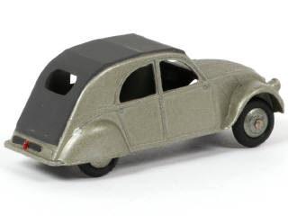 Lot 153 - DINKY TOYS (FRANCE) (1)