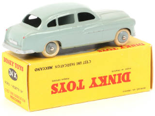Lot 225 - DINKY TOYS (FRANCE) (1)