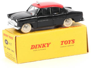 Lot 231 - DINKY TOYS (FRANCE) (1)