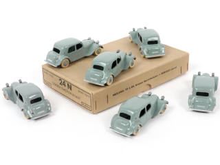 Lot 202 - DINKY TOYS (FRANCE) (7)