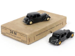 Lot 203 - DINKY TOYS (FRANCE) (3)
