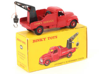 Lot 355 - DINKY TOYS (FRANCE) (1)