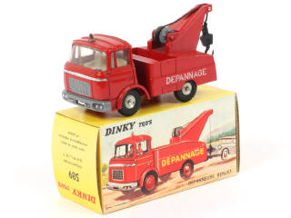 Lot 352 - DINKY TOYS (FRANCE) (1)
