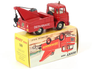 Lot 352 - DINKY TOYS (FRANCE) (1)