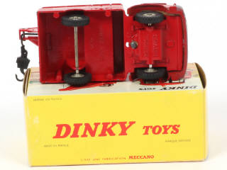 Lot 352 - DINKY TOYS (FRANCE) (1)