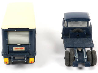 Lot 361 - DINKY TOYS (FRANCE) (1)