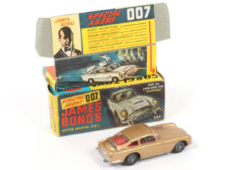 Lot 81 - CORGI TOYS (GB) (1)