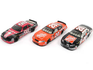Lot 40 - DIVERS (3)