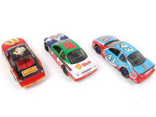 Lot 42 - DIVERS (3)