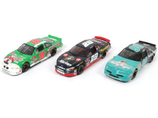 Lot 39 - DIVERS (3)