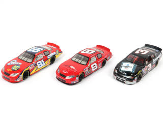 Lot 32 - ACTION (USA) (3)