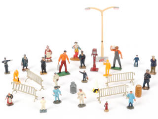 Lot 2 - DIVERS (30)