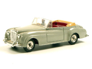 Lot 177 - DINKY TOYS GB (1)