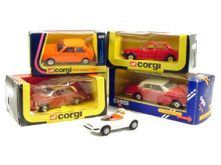 Lot 207 - CORGI TOYS (GB) (5)