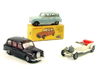 Lot 211 - DIVERS (3)