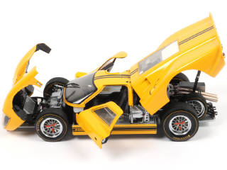 Lot 60 - EXOTO (USA) (1)