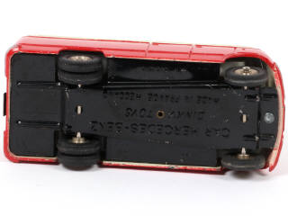 Lot 193 - DINKY TOYS (FRANCE) (1)