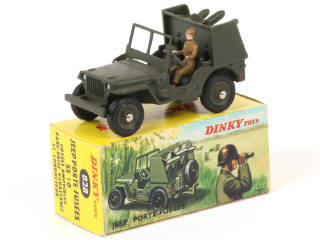 Lot 206 - DINKY TOYS (FRANCE) (1)