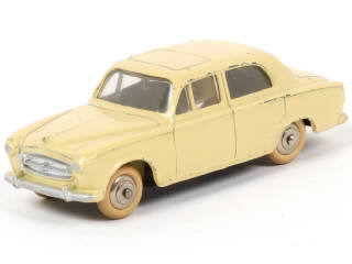 Lot 133 - DINKY TOYS (FRANCE) (1)