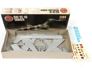 Lot 59 - AIRFIX (GB) (9)