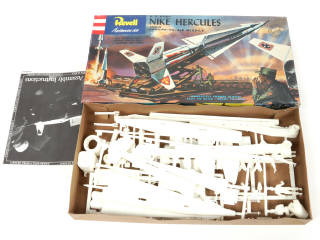 Lot 55 - REVELL (USA) (10)