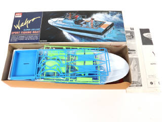 Lot 2 - DIVERS (4)