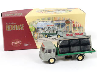 Lot 100 - CORGI TOYS (GB) (2)