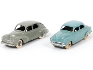 Lot 184 - DINKY TOYS (FRANCE) (2)