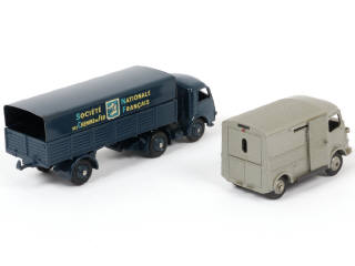 Lot 196 - DINKY TOYS (FRANCE) (2)