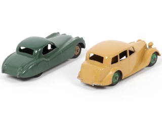 Lot 99 - DINKY TOYS (GB) (2)