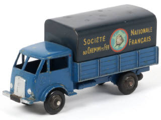 Lot 150 - DINKY TOYS (FRANCE) (1)