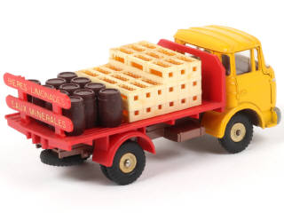 Lot 157 - DINKY TOYS (FRANCE) (1)