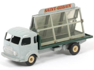 Lot 153 - DINKY TOYS (FRANCE) (1)