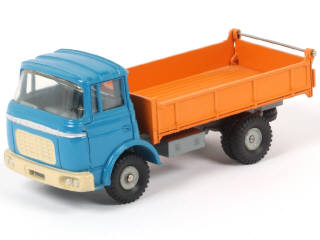 Lot 156 - DINKY TOYS (FRANCE) (1)