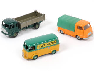 Lot 210 - DINKY TOYS (FRANCE) (3)