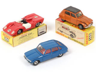 Lot 121 - DINKY TOYS (GB) (3)